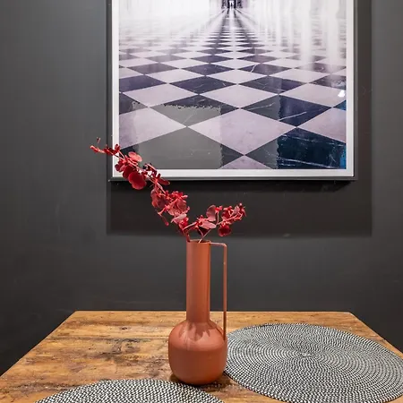 Art-inspired Flat With Private Garage Apartment Sofia