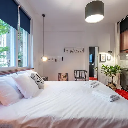 Art-inspired Flat With Private Garage * Sofia